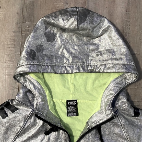 VICTORIA’S SECRET PINK Beautiful metallic hooded jacket. 💕 - Picture 5 of 7